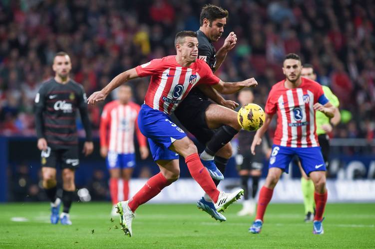 NBA球员交易动态及球队影响（NBA交易动向与球队格局变化）