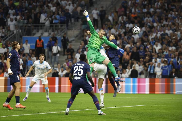 米体：伊尔迪兹和尤文续约谈判依旧没进展，球员希望提高薪资（米体：尤文与伊尔迪兹续约陷入僵局，球员寻求加薪）