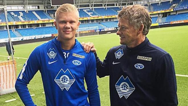 李玮锋：联赛中轴都是外援造成国足没人，这两年踢球孩子多了（李玮锋：联赛中轴被外援占据致国足用人荒，近两年踢球的孩子多了）