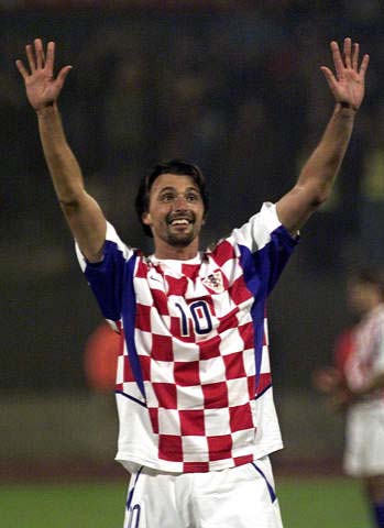 巴萨被塞尔塔扳平后，亚马尔问队友：我们在中场干什么？（巴萨遭塞尔塔扳平，亚马尔质问：中场在干嘛？）