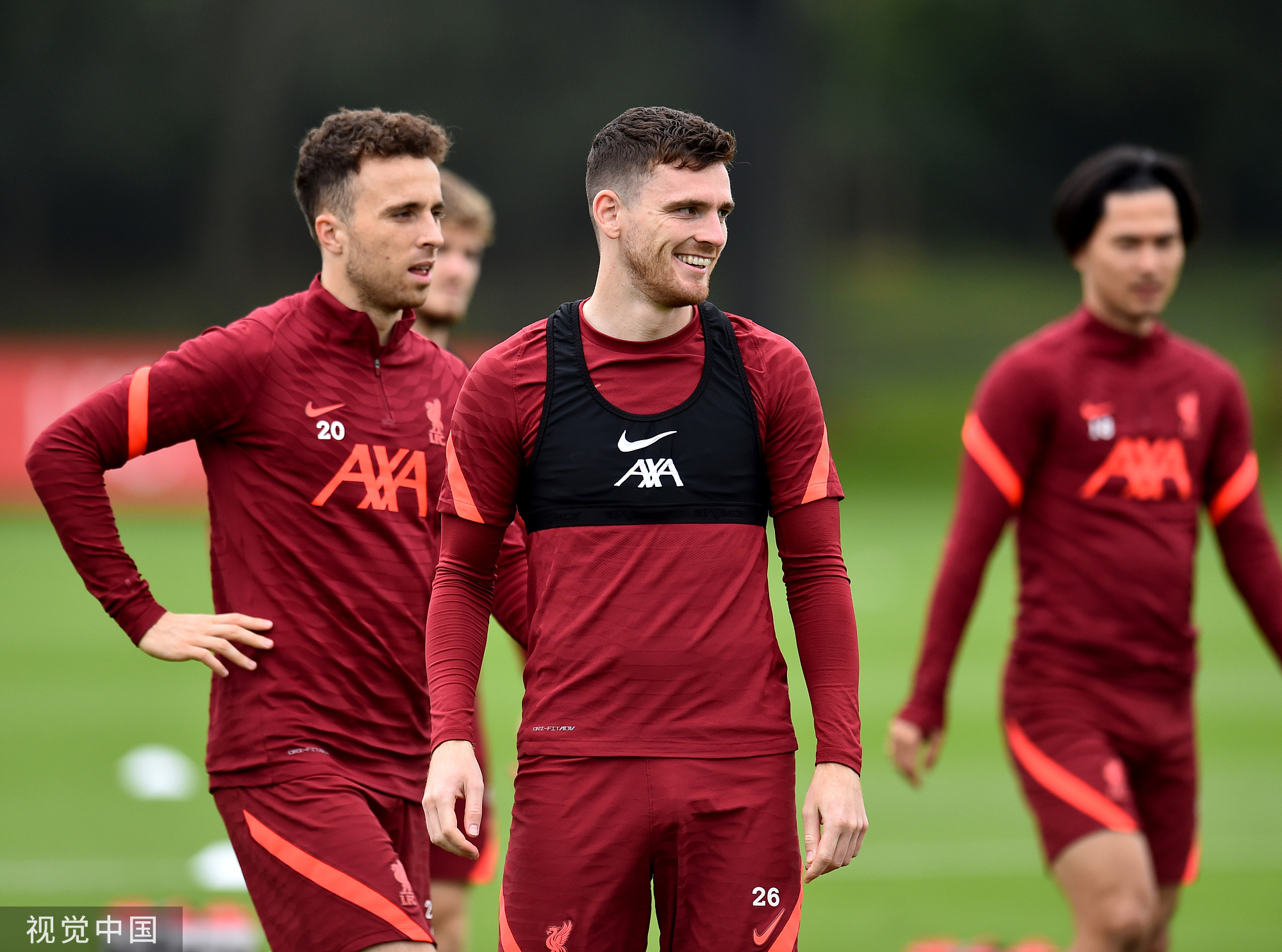 荷兰女国脚罗尔德公开谈论与女友恋情，两人曾因亲密照片受批评（荷兰女足国脚罗尔德公开谈与女友的感情，二人曾因亲密照遭到批评）