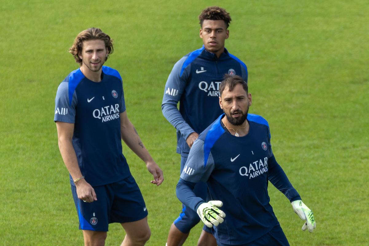 世界杯小组赛国际足联就强行把姆巴佩哈兰德凑一块（世界杯小组抽签，国际足联硬把姆巴佩和哈兰德分到一组）