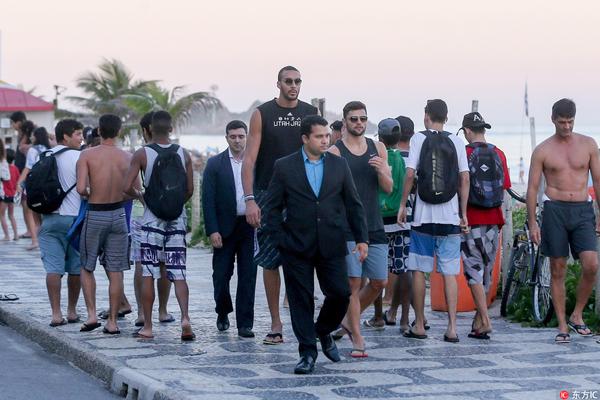 全市场：米兰正在寻找中锋，有意菲尔克鲁格和瑟洛特（全市场：米兰物色中锋，菲尔克鲁格与瑟洛特成引援目标）