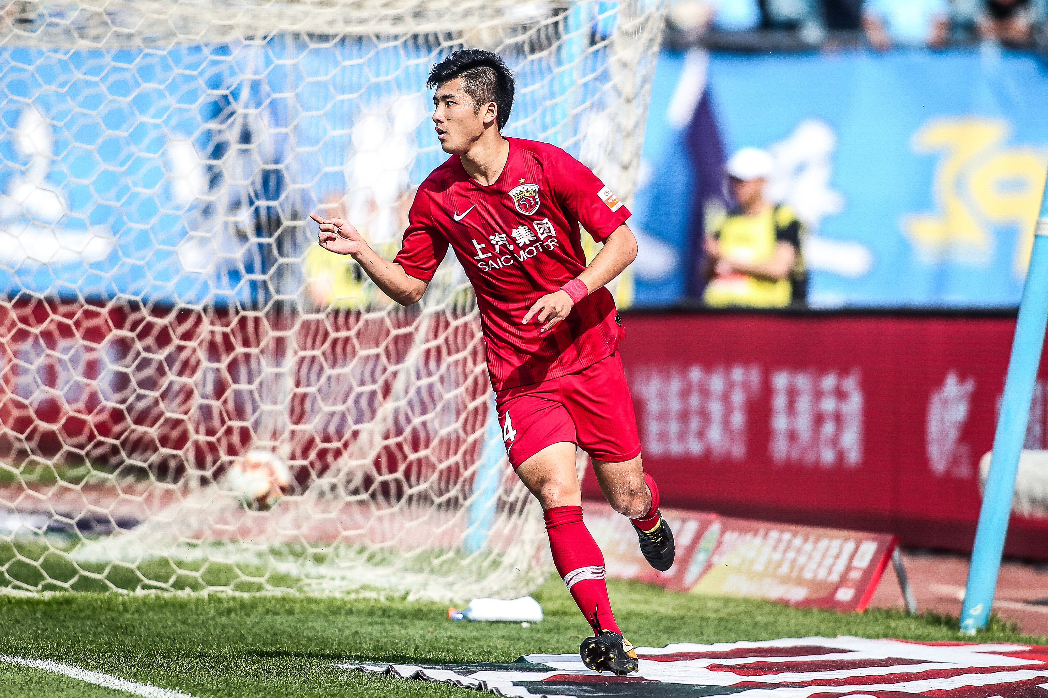 博斯：很惊讶曼城放走阿尔瓦雷斯；我与西蒙尼执教理念相反（博斯：对曼城放走阿尔瓦雷斯感到震惊；我的执教理念与西蒙尼完全相反）