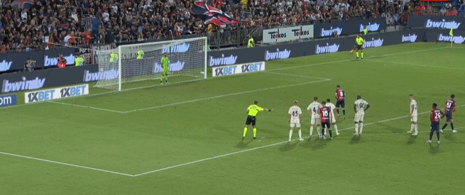 罗马诺：尽管阿诺德加盟后情况不顺，皇马对他的信心保持不变（罗马诺：阿诺德加盟后不顺，皇马对他依旧信任）