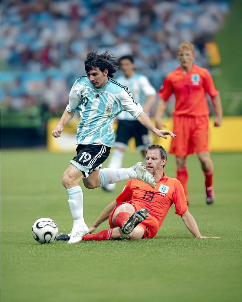 诺伊尔：今天我们有些运气不佳，这是一场信念的胜利（诺伊尔：运气不在我们这边，但信念助我们取胜）